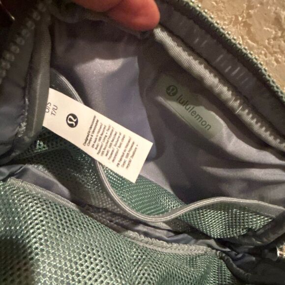 Lululemon Everywhere Belt Bag Knit Mesh Crater Blue Fanny Pack Waist Bag NWT - Picture 5 of 10